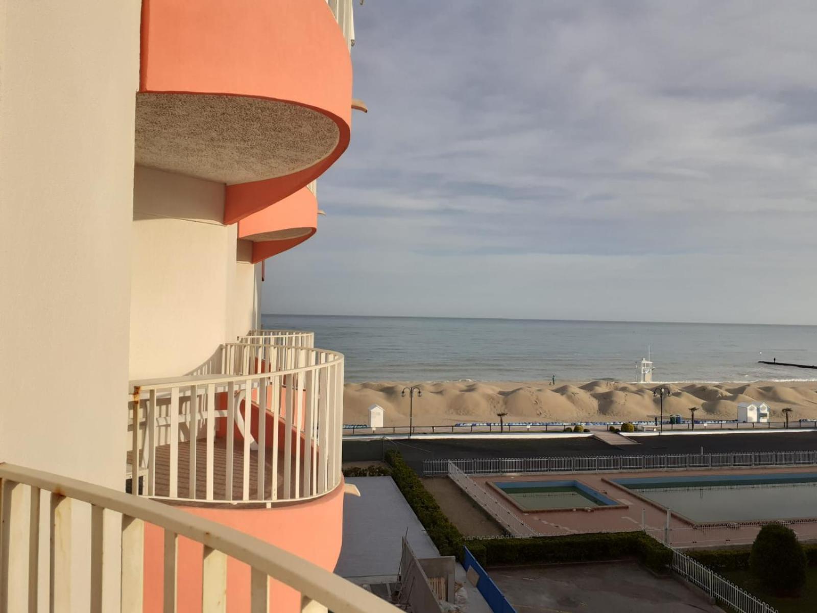 Residence Apollo - Walterigato Apartments Solo Per Famiglie Lido di Jesolo Kültér fotó