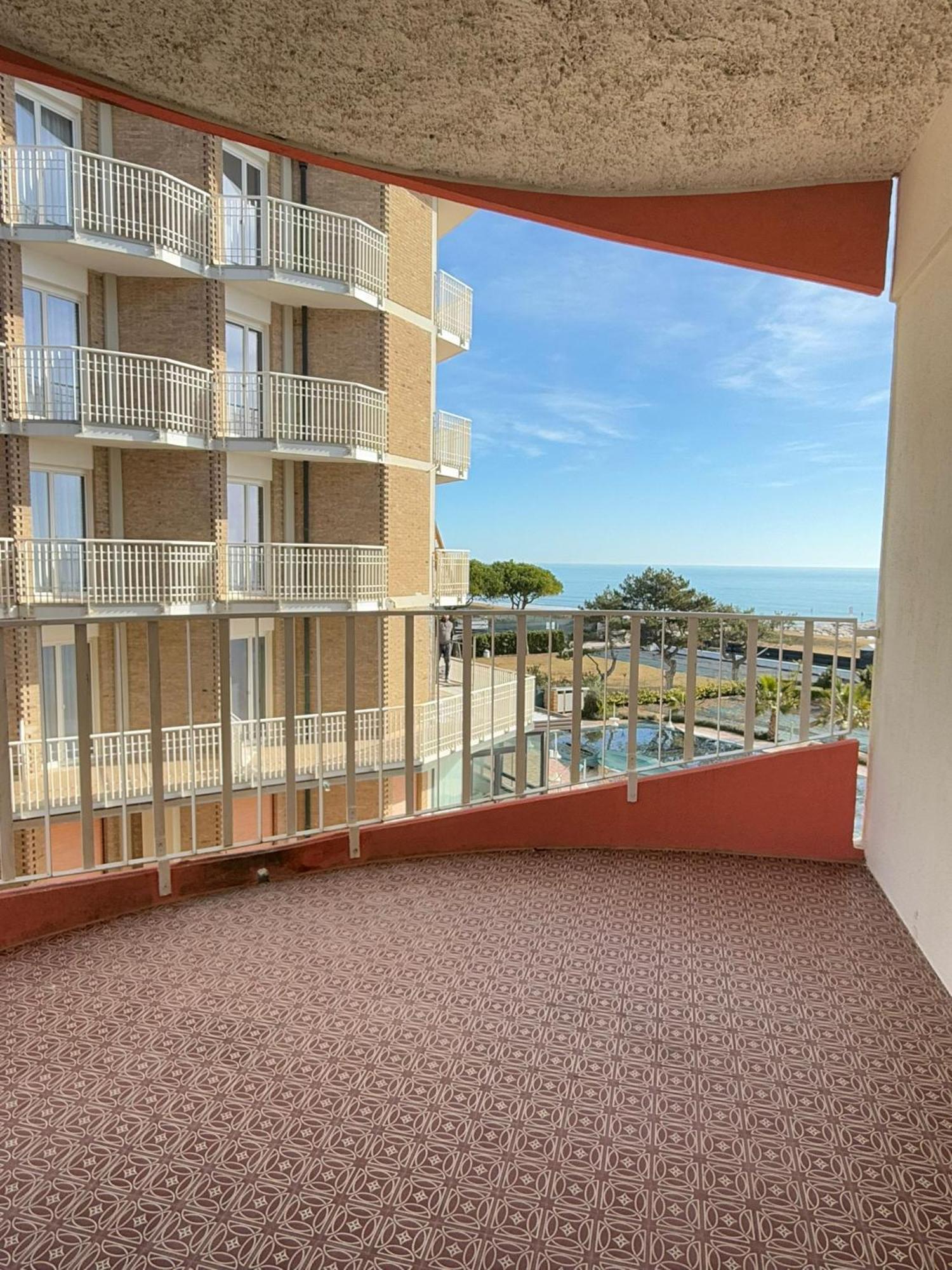 Residence Apollo - Walterigato Apartments Solo Per Famiglie Lido di Jesolo Kültér fotó