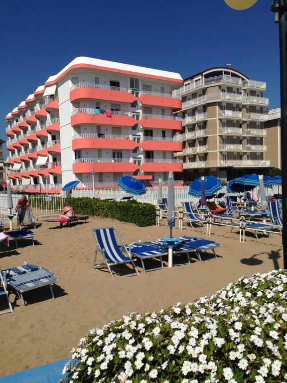 Residence Apollo - Walterigato Apartments Solo Per Famiglie Lido di Jesolo Kültér fotó